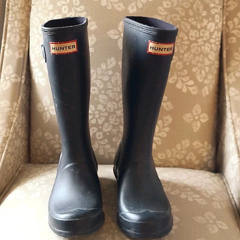 Hunter Kids Black Rain Boots with Red Logo